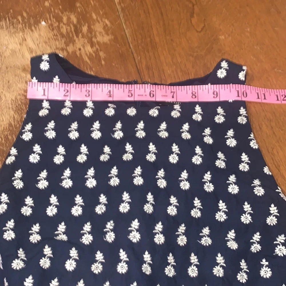 Ann Taylor embroidered sleeveless dress - Picture 4 of 12